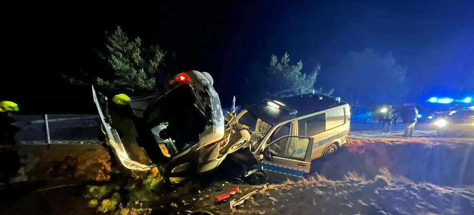 Rozbity radiowóz. Spektakularny finał pościgu