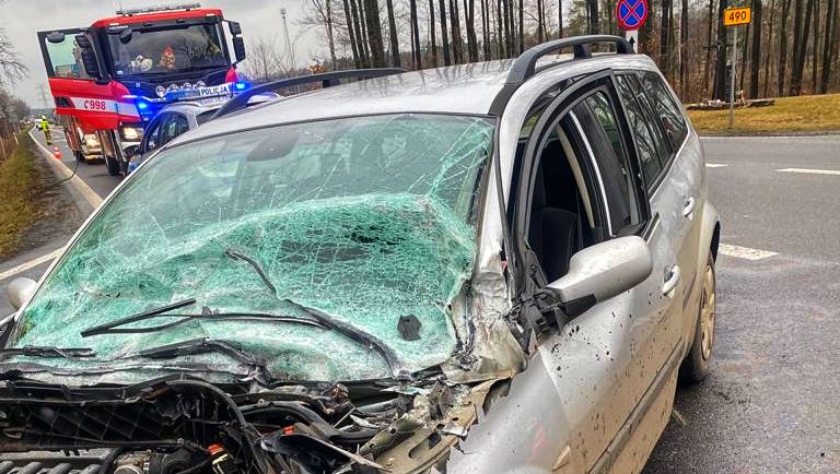 Zderzenie dostawczego i renault k. Przygodzic