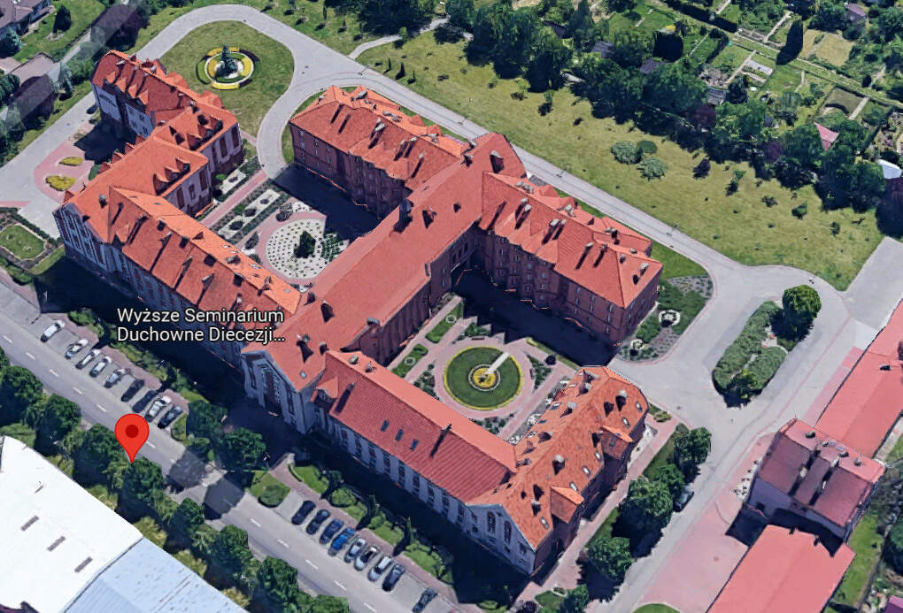 W wielkim gmachu księża wygospodarowali tylko kilkanaście miejsc dla Uchodźców