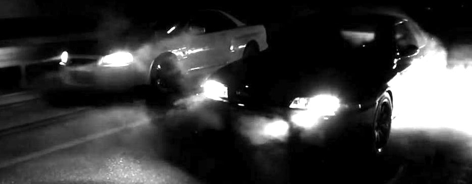 Zabrali ojcom auta i urządzili sobie wyścigi