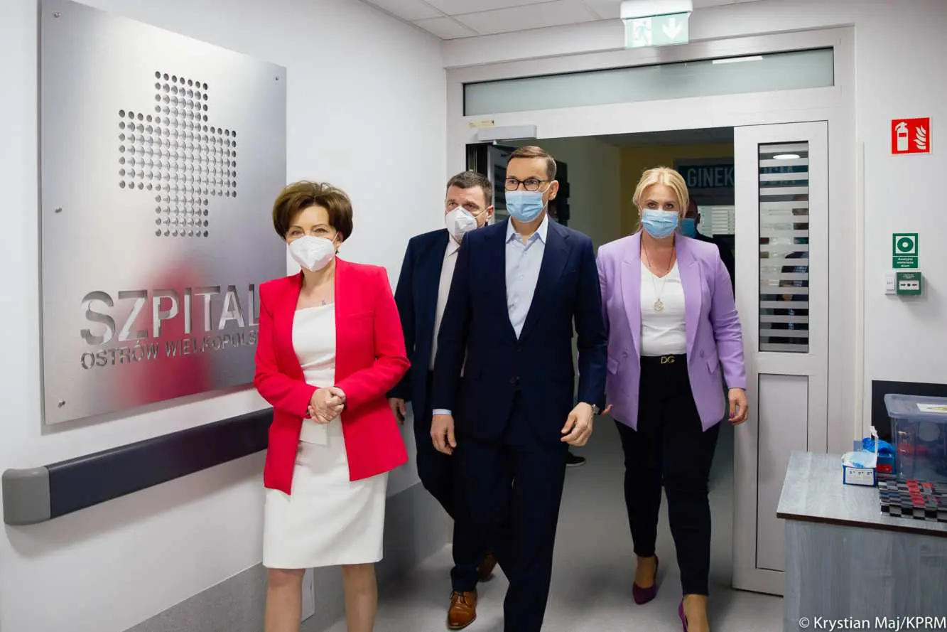 Premier o służbie zdrowia po wizycie w ostrowskim szpitalu