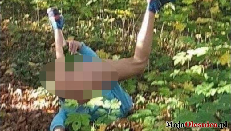 Igraszki z butelką na oczach przechodniów