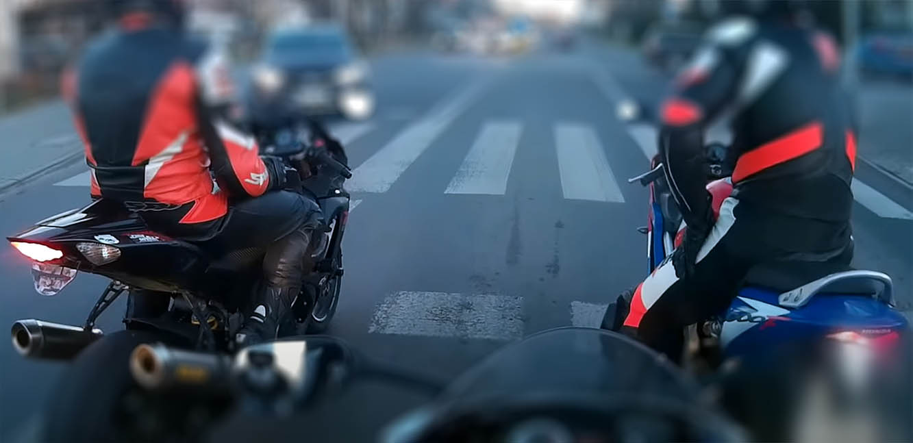 Motocykliści chcieli się popisać. Policjanci wzięli ich w obroty