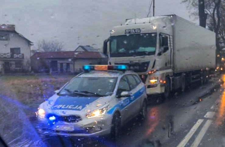 Kierowca ciężarówki przesadził i słono go to kosztowało