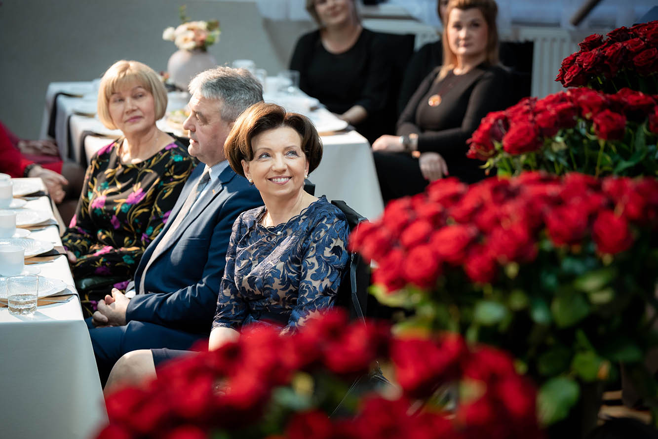 Minister Marlena Maląg: pamiętamy o kobietach nie tylko w dniu ich święta