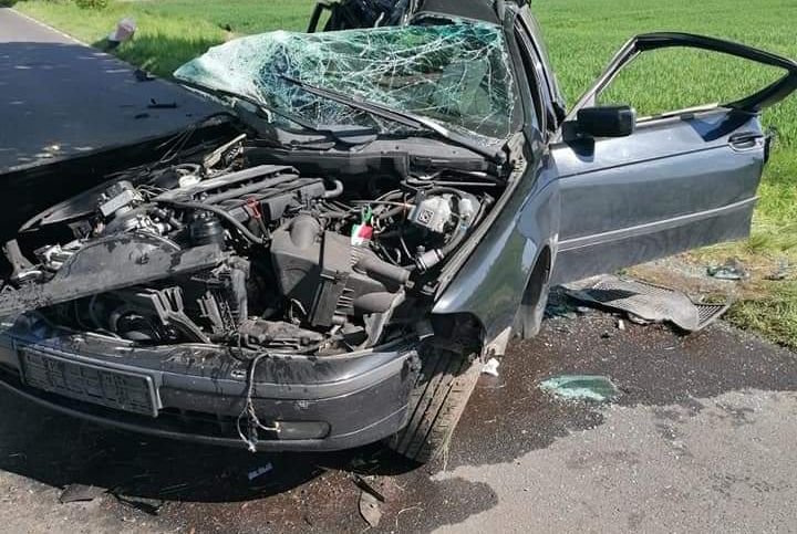 BMW przewoził BMW. Nie żyje kierowca ⚫