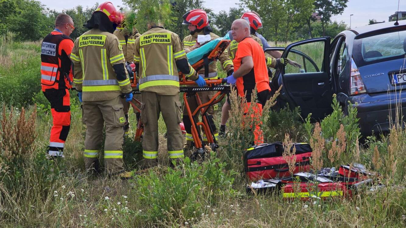 Wypadek na Limanowskiego. Kobieta była mocno zakrwawiona