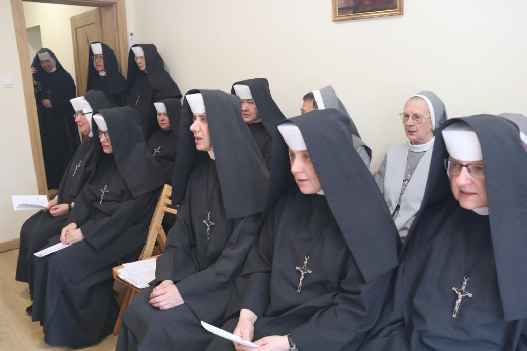 Zakonnice w nowym domu