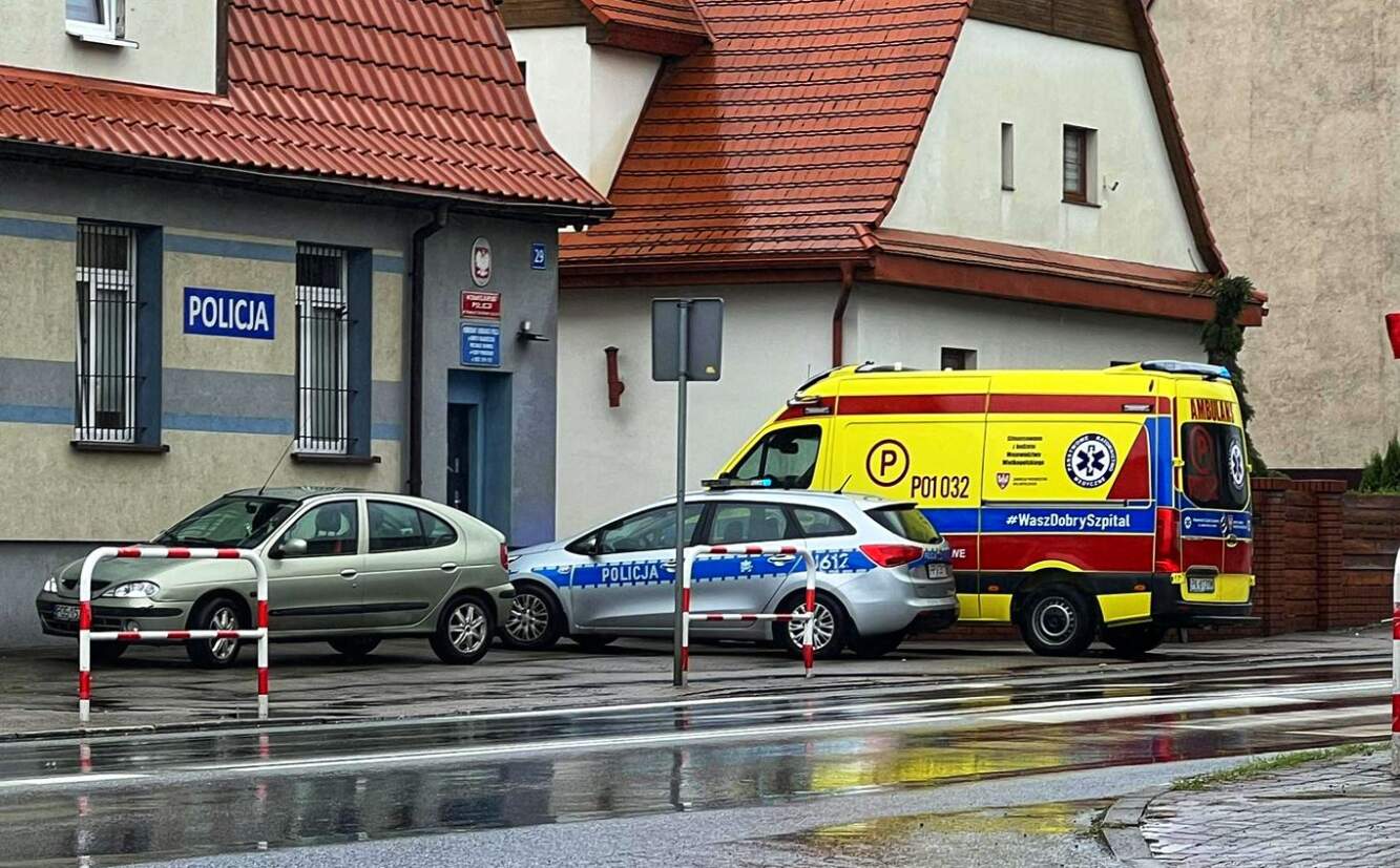 Potrącenie kobiety przy komisariacie