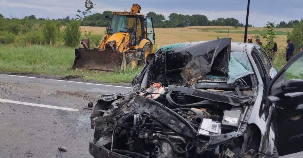 Samochód zderzył się z koparką