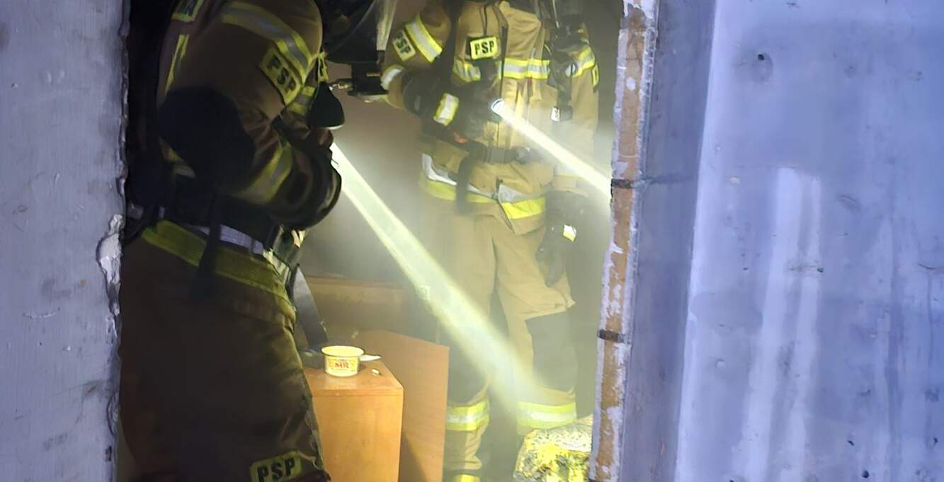 Pożar mieszkania. Najpierw gasili mieszkańcy