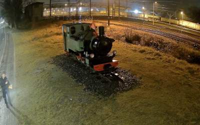 Zabrali patriotyczną flagę z ciuchci (wideo)