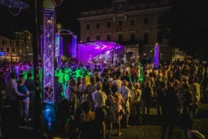 rynek-ostrow-impreza