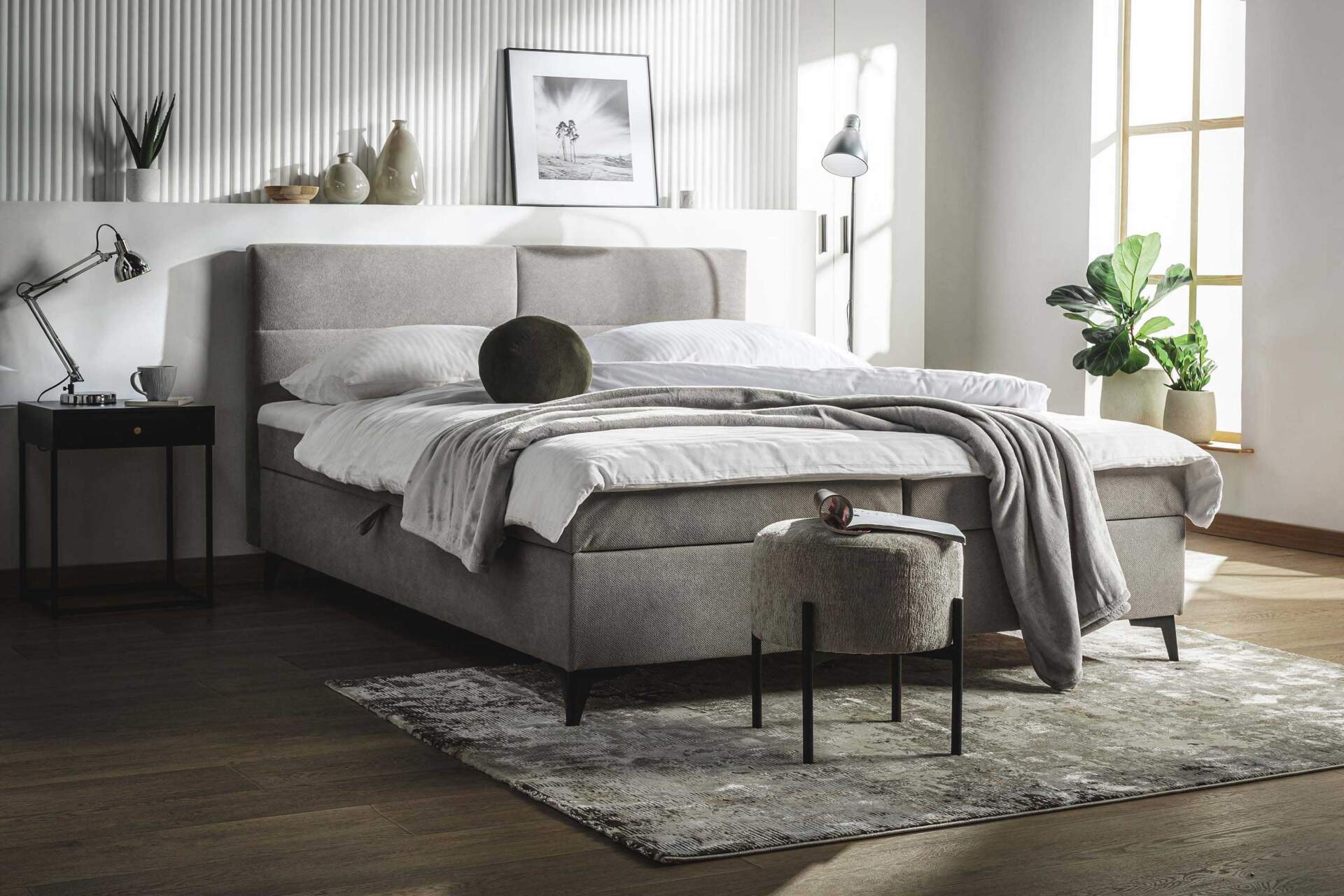 Łóżko kontynentalne – dlaczego warto zainwestować w ten rodzaj mebla?