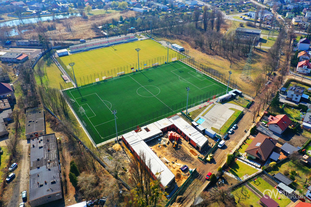 Trwa budowa centrum „za parowozownią”