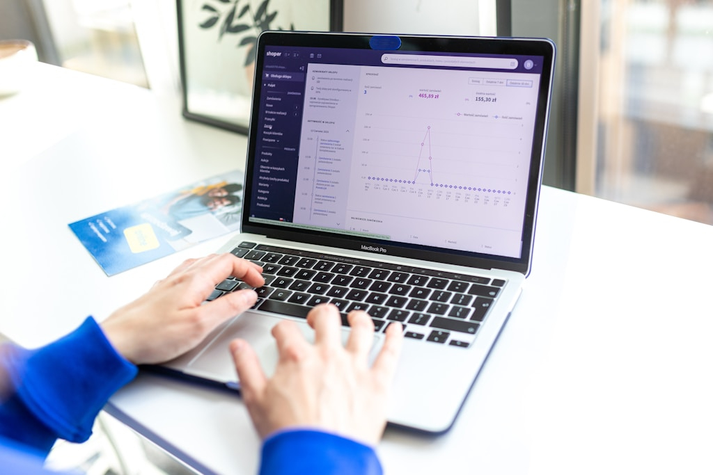 Jak promować firmę w sieci? Przewodnik dla przedsiębiorców z Ostrowa, Pleszewa, Kalisza i okolic Jak promować firmę w sieci? Przewodnik dla przedsiębiorców z Ostrowa, Pleszewa, Kalisza i okolic