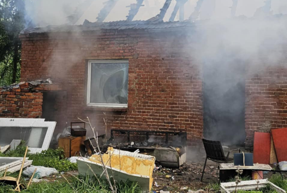 Budynek w ogniu, mieszkańcy ocaleli