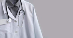 154 pacjentów oszukanych przez "fałszywego lekarza" lekarz