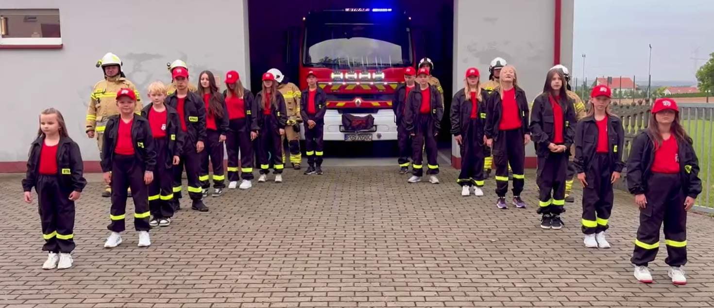 Strażacy tańczą Macarenę. Nowy challenge!