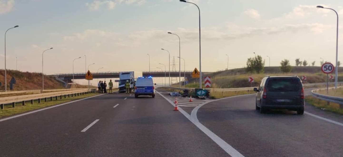 Rozbił się na obwodnicy Ostrowa