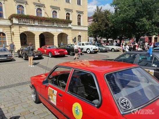 Zabytkowe auta przyjadą na ostrowski Rynek