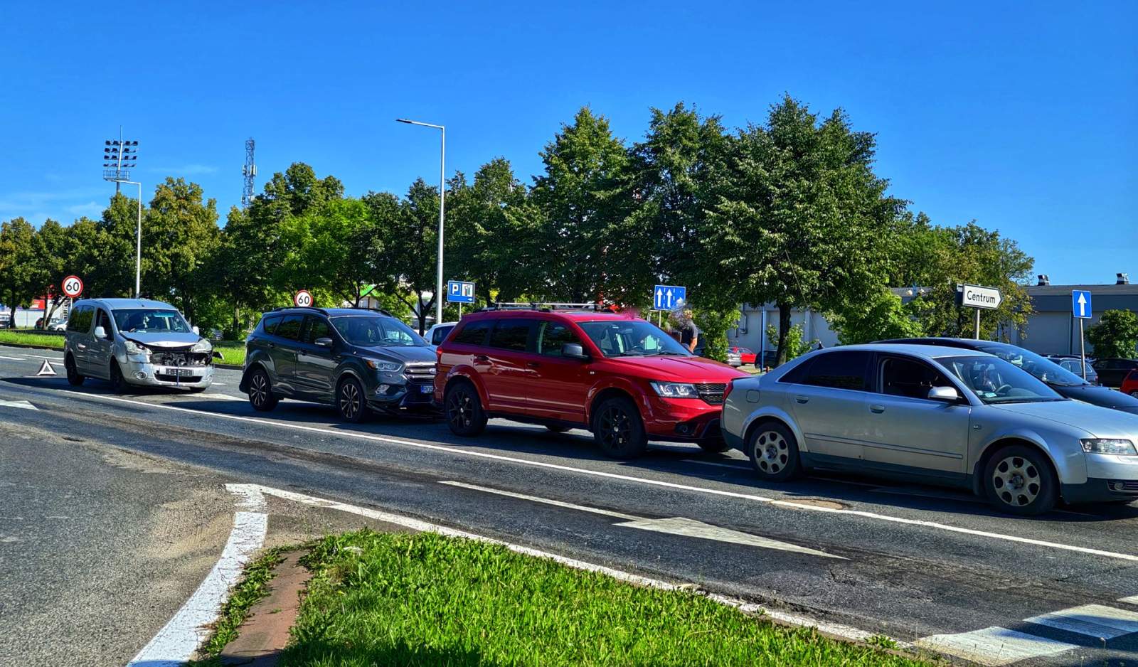 Kolizja 4 aut na alei Słowackiego (ZDJĘCIA)