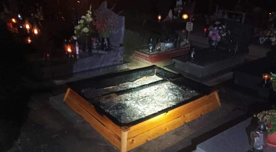 Nietypowy pożar na cmentarzu