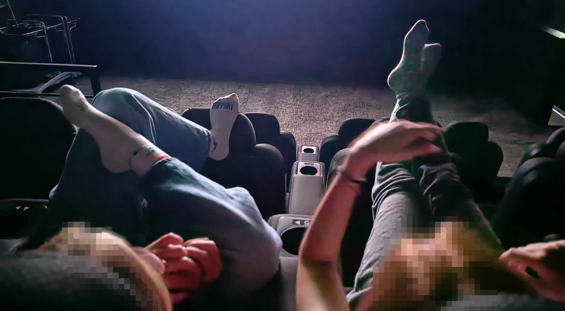 Młodzież robiła to w kinie