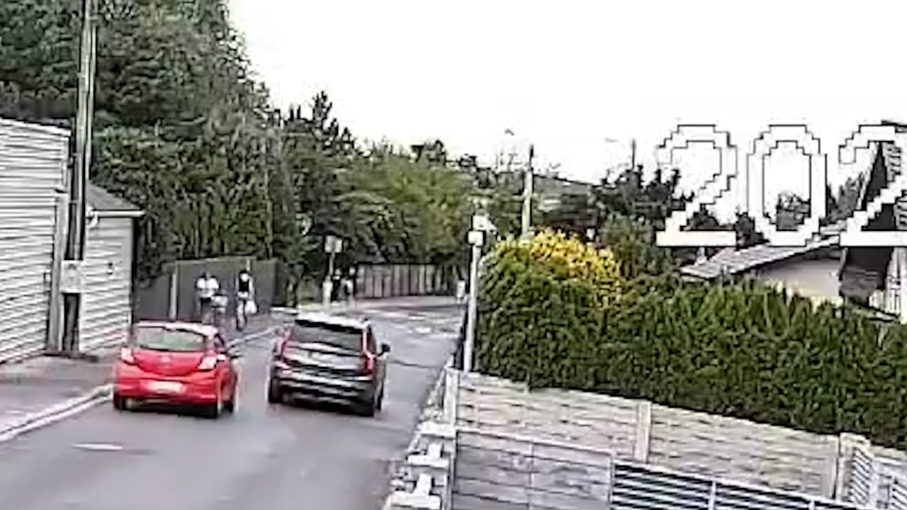 Niebezpieczny rajd Opla w Ostrowie (WIDEO)