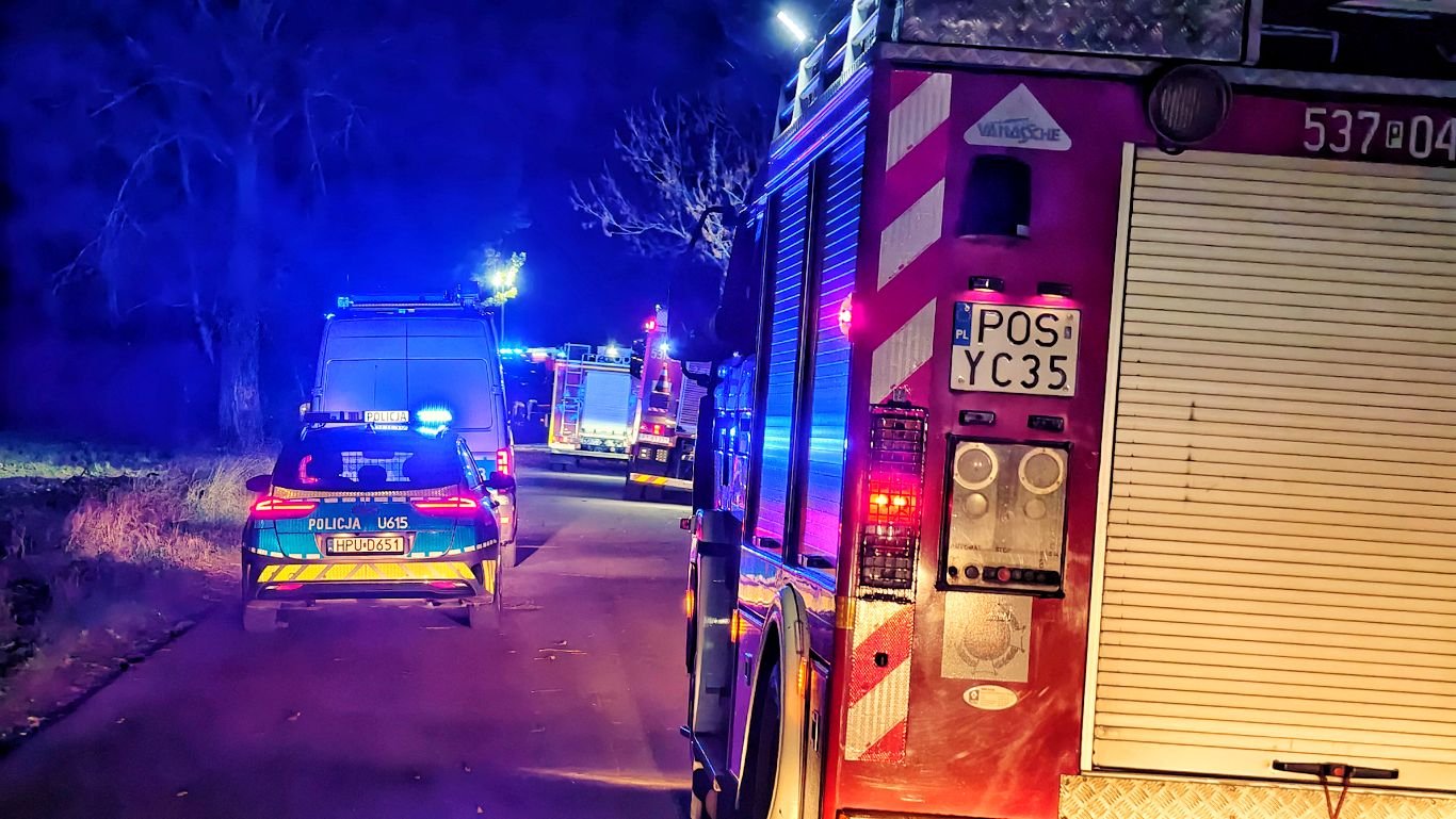 Horror na drodze. 5 nastolatków w roztrzaskanym BMW (ZDJĘCIA)