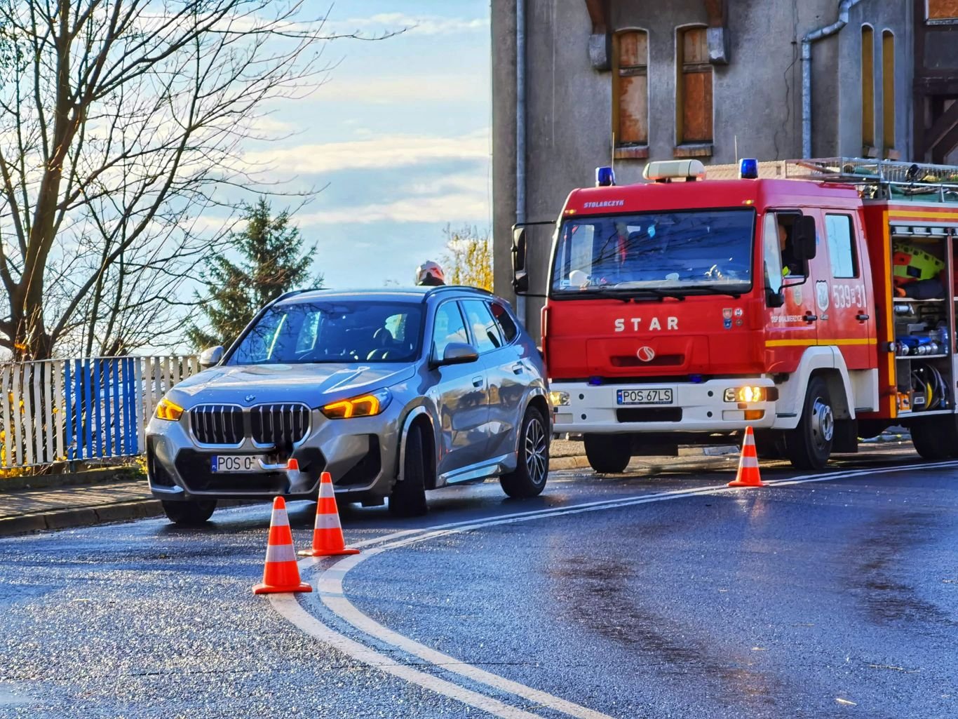 Wypadek quada z BMW. Młody mężczyzna doznał urazu