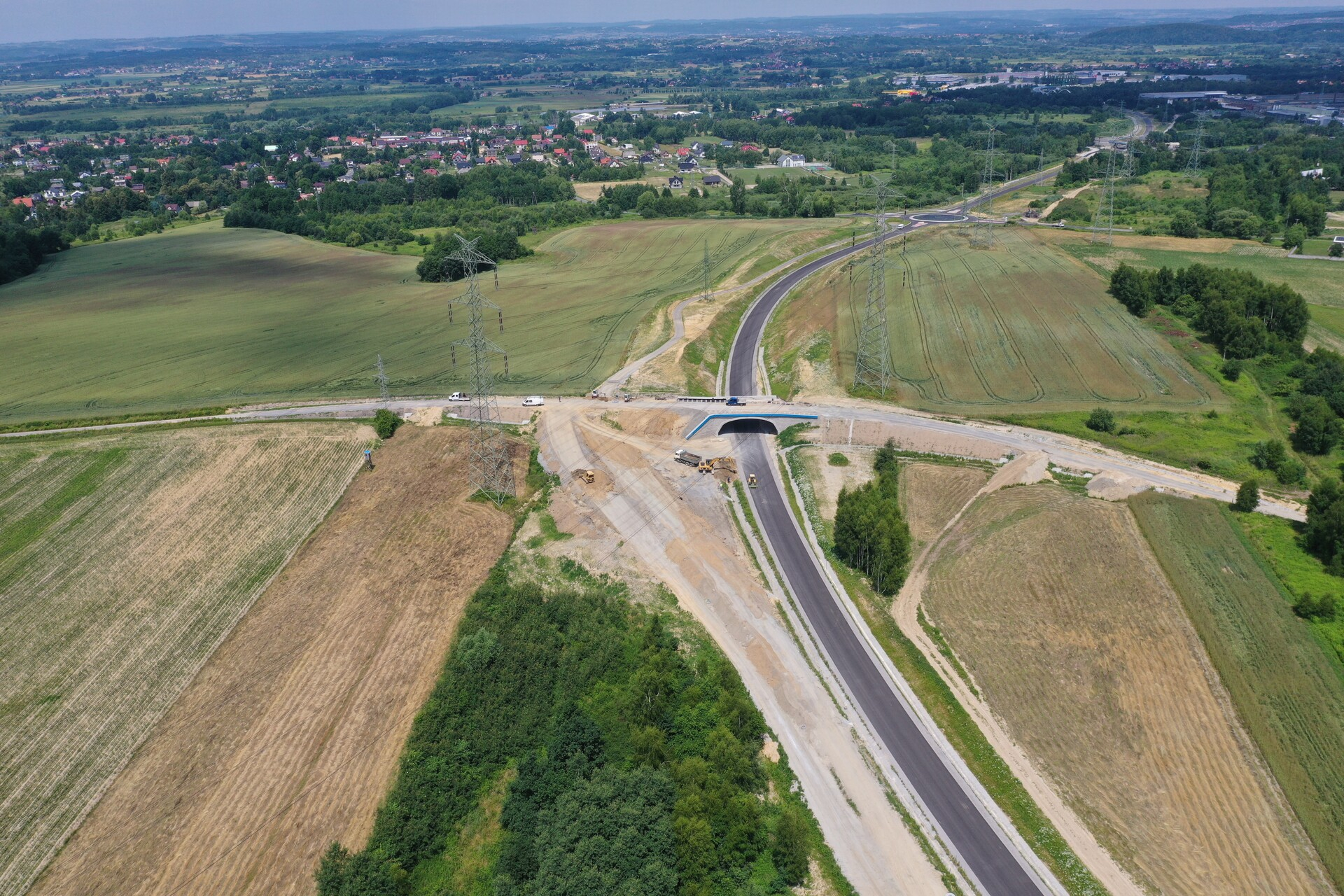 Wybrano przebieg drogi DK25 biegnącej przez gm. Nowe Skalmierzyce. Były spory