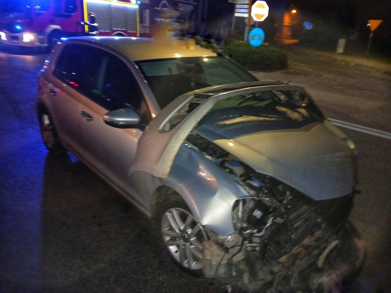 Dwóch pijanych zderzyło się na środku skrzyżowania (ZDJĘCIA, z REGIONU)