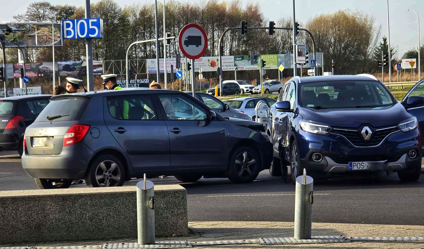 Zderzyli się przy galerii Ostrovia. To charakterystyczny błąd