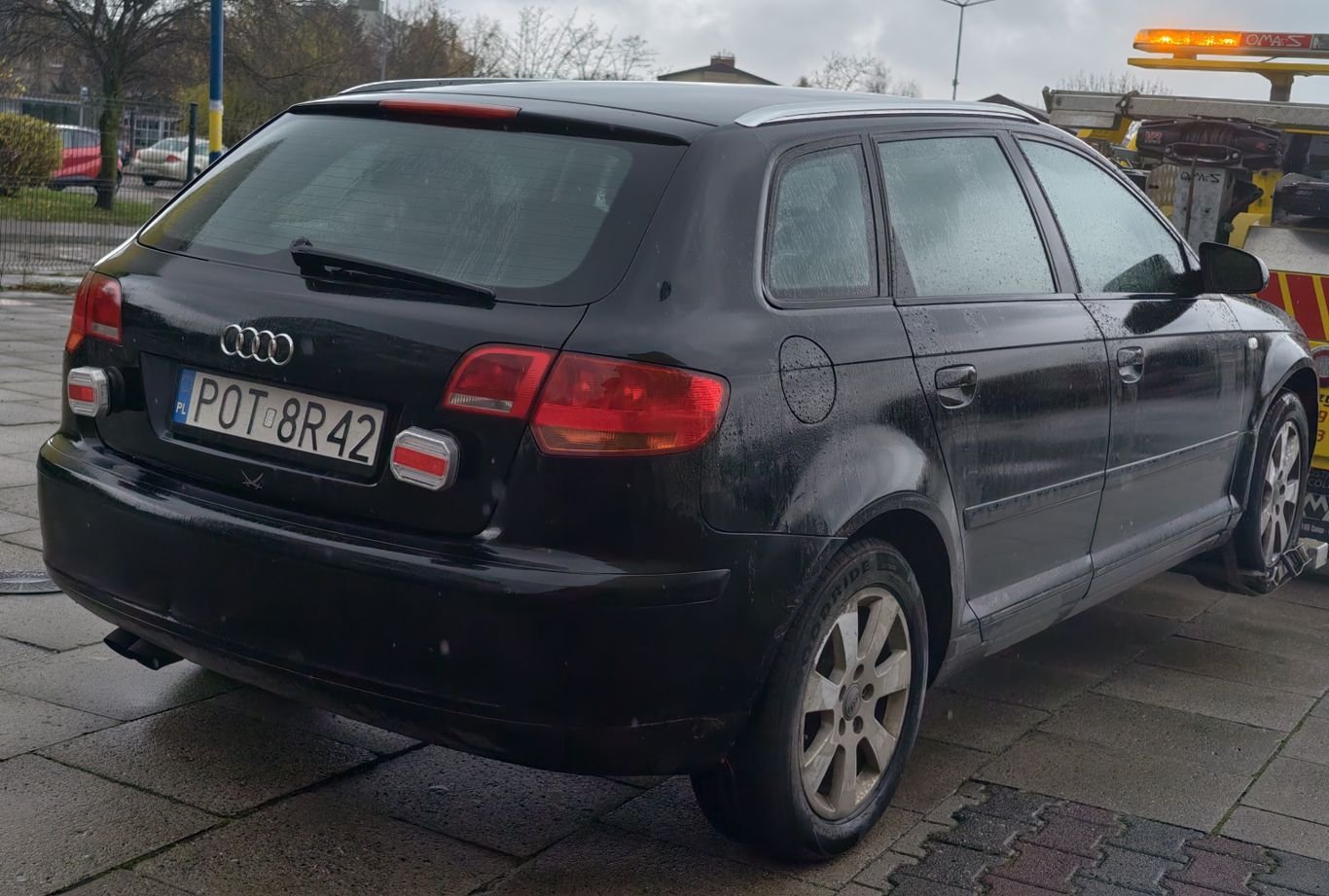 Po pijaku uszkodził dwa auta na Śmigielskiego (ZDJĘCIA)