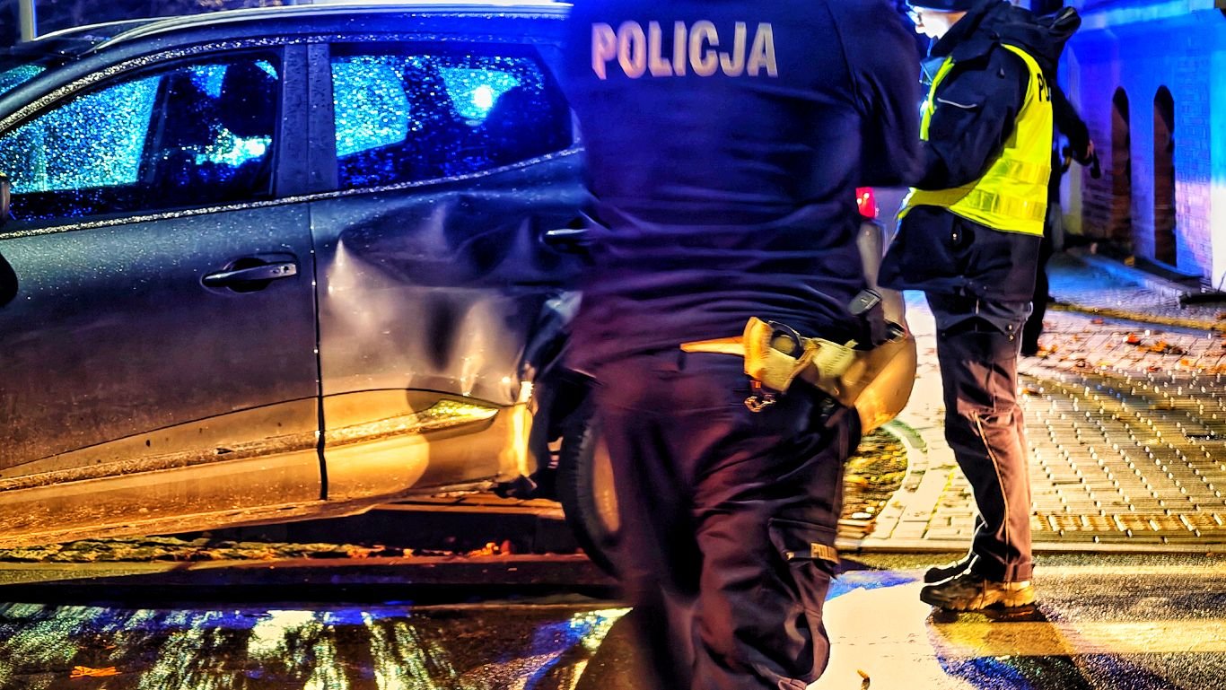 Konfliktowa kolizja na rondzie. Kto winien?