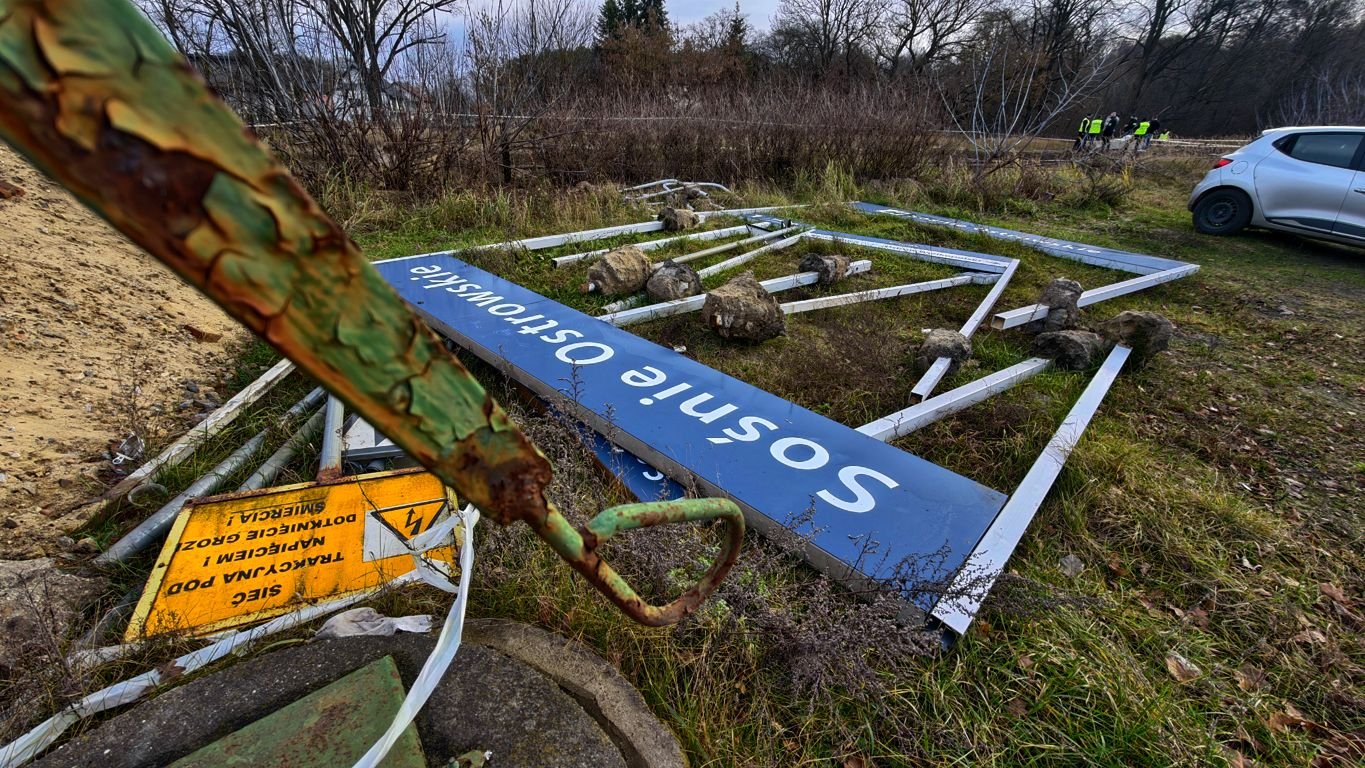 Prowokacja na torach koło Ostrowa (ZDJĘCIA)
