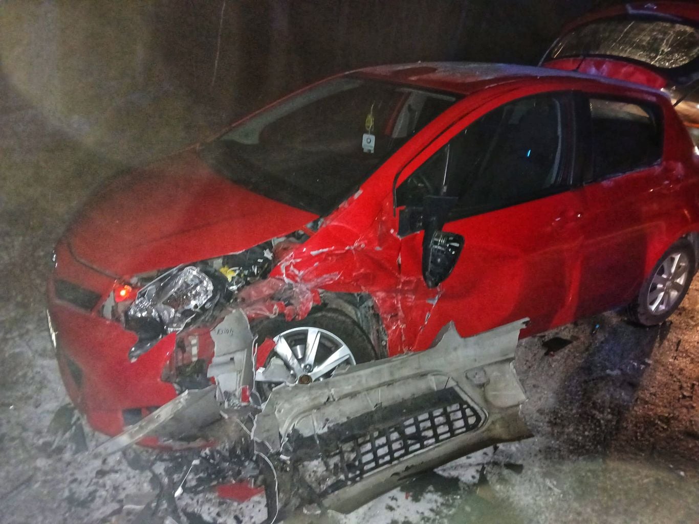 Śliskie drogi znowu dały o sobie znać. Tym razem Citroen i Toyota (ZDJĘCIA)