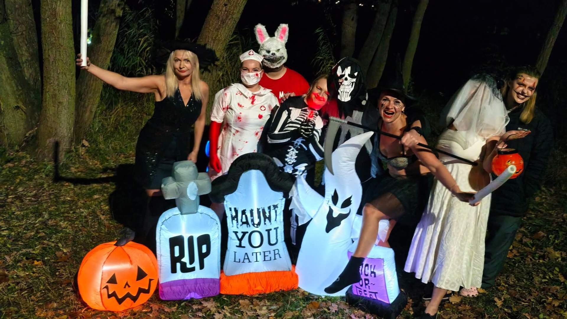 Morsowe Halloween i kąpiel w deszczu (ZDJĘCIA)