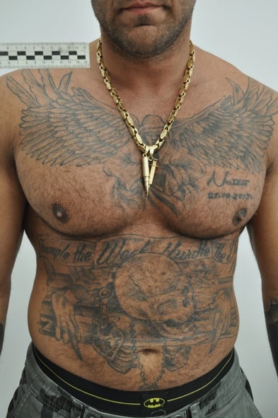 Poszukiwany Piotr A. za udział w pobiciu ze skutkiem śm.