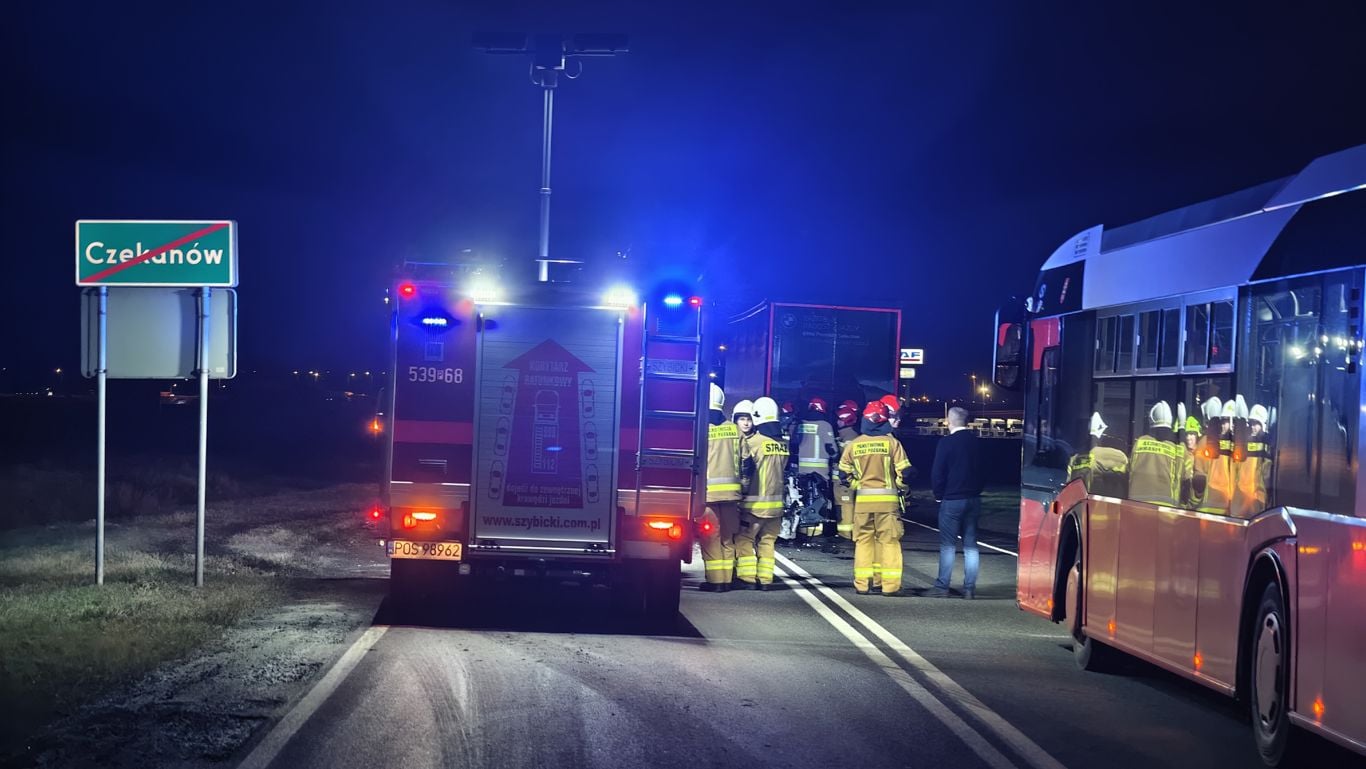 Wypadek na wylocie z Ostrowa na Kalisz (ZDJĘCIA)