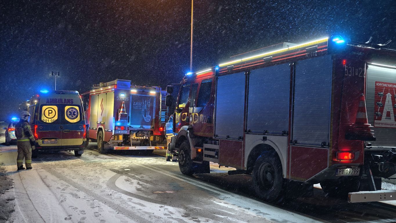 Poważny wypadek na trasie Ostrów – Antonin (ZDJĘCIA)