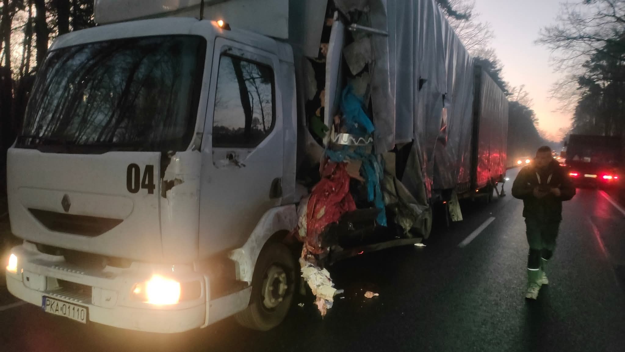 Policjant potrącony na wypadku (ZDJĘCIA)