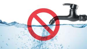 stwórz grafikę, woda płynie z kranu i jest zakaz jej spożycia (jakiś znak)