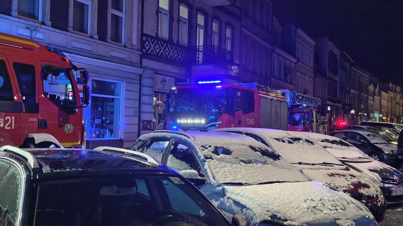 Pożar w kamienicy przy Rynku (ZDJĘCIA)