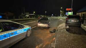 Nieoznakowany radiowóz rozbity. Za długo się nie nacieszyli (ZDJĘCIA) 1000103729