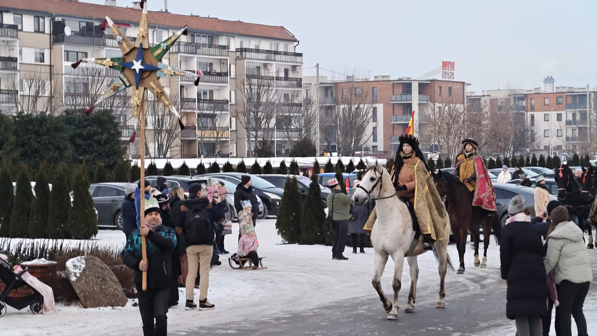 Ostrowski Orszak Trzech Króli właśnie wyruszył ulicami miasta (ZDJĘCIA)