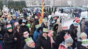 Ostrowski Orszak Trzech Króli właśnie wyruszył ulicami miasta (ZDJĘCIA) 1000104710