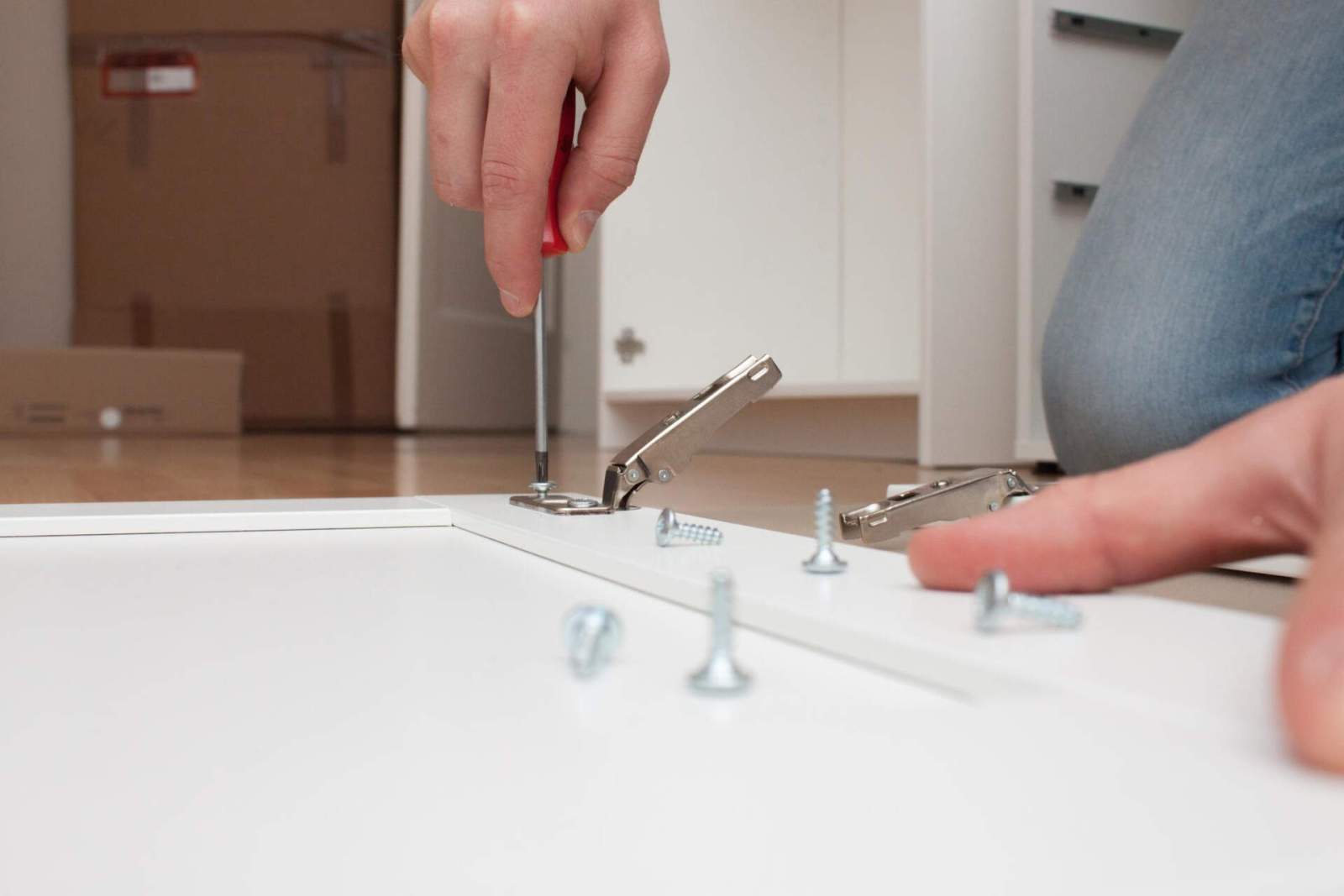 Gotowe zestawy mebli kuchennych – sposób na tani i szybki remont