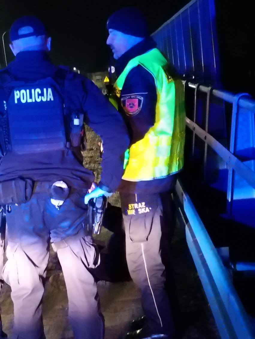 Chciał zakończyć życie. Pomoc nadeszła w ostatniej chwili (ZDJĘCIA)